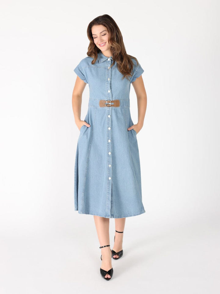Sleeveless front button open denim dress