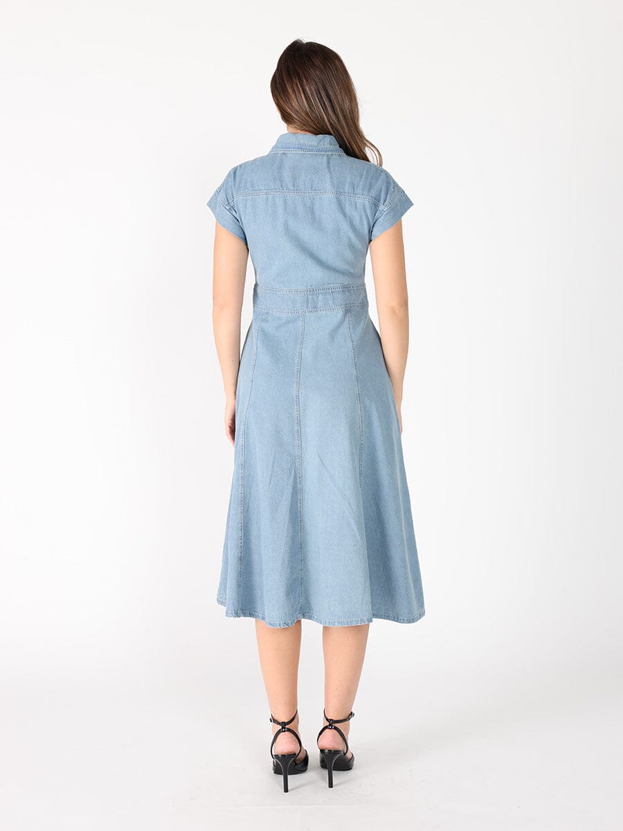 Sleeveless front button open denim dress