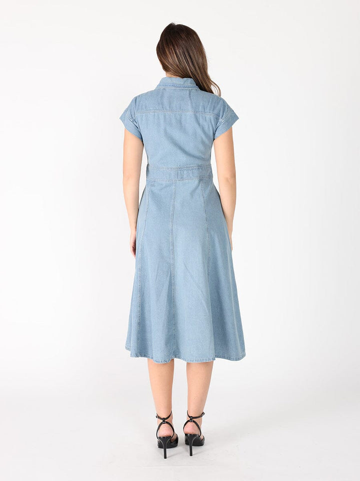 Sleeveless front button open denim dress