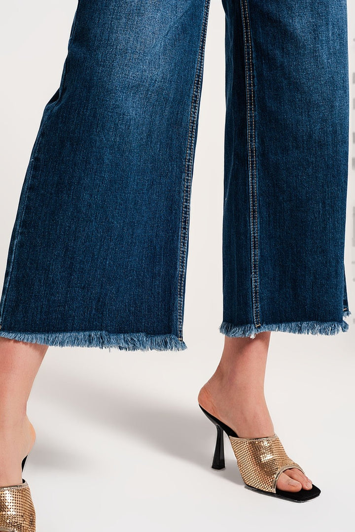 Fray Hem Cropped Jeans in Blue